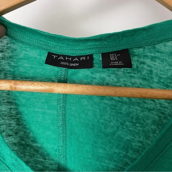 Tahari Emerald Short Sleeve V-Neck 100% Linen Top - Picture 2 of 3